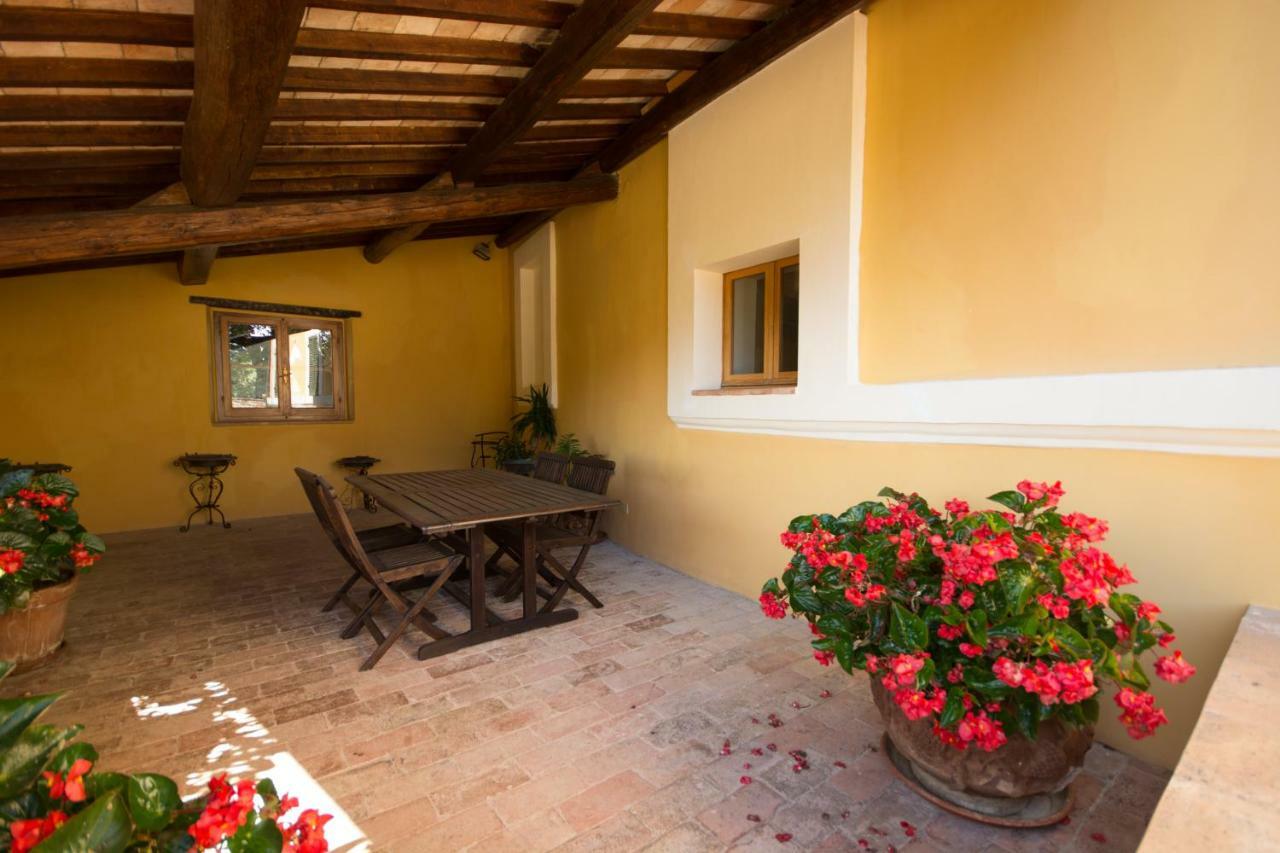 Appartamento Casa Dei Lecci Foligno Esterno foto