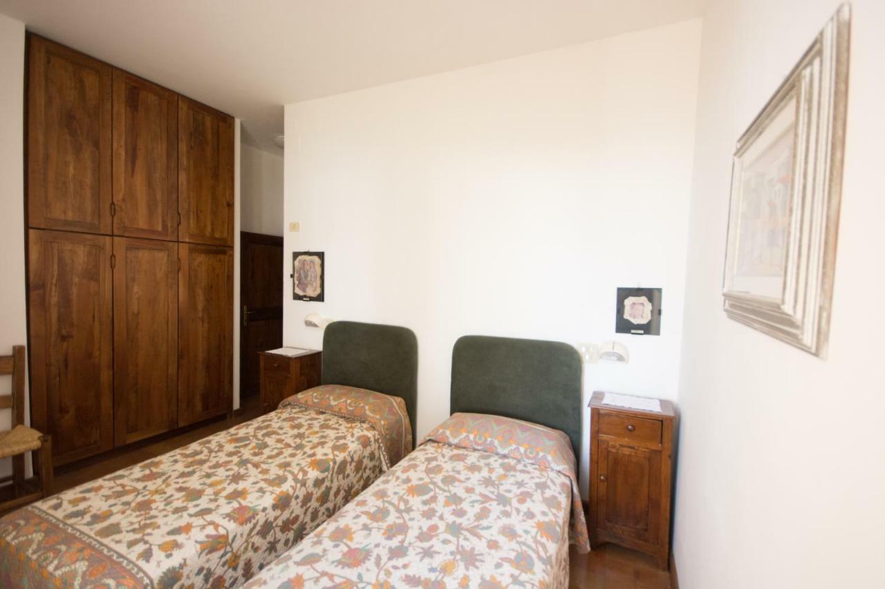 Appartamento Casa Dei Lecci Foligno Esterno foto