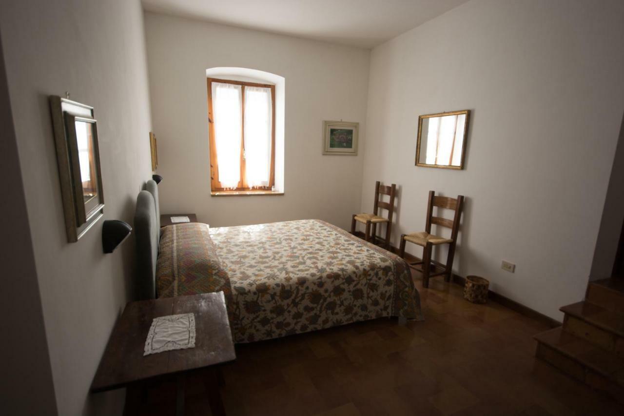 Appartamento Casa Dei Lecci Foligno Esterno foto